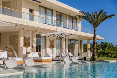 Luxury Villa Photo #6