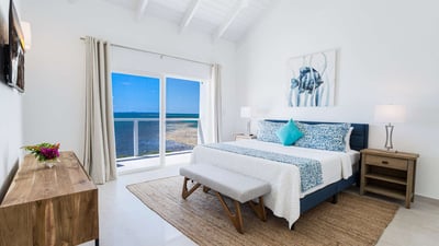 Luxury Villa Photo #28