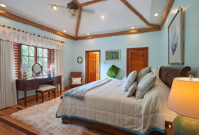 Luxury Villa Photo #29