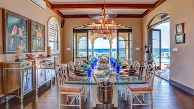 Luxury Villa Photo #15