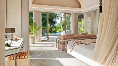 Luxury Villa Photo #3