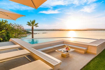 Luxury Villa Photo #7