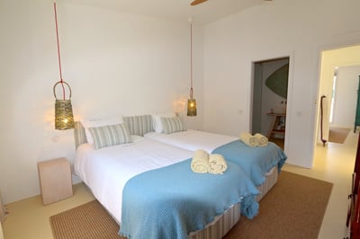 Luxury Villa Photo #12