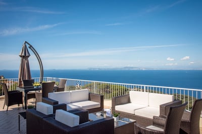 Luxury Villa Photo #3