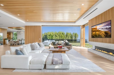 Luxury Villa Photo #22