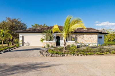 Luxury Villa Photo #9