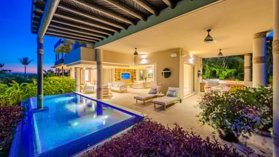 Luxury Villa Photo #3