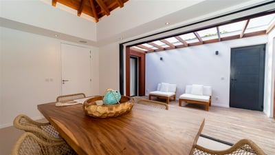 Kitchen & Dining Area
