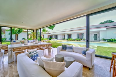 Luxury Villa Photo #9