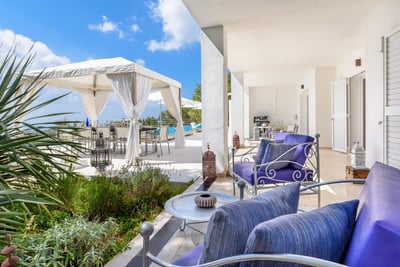 Luxury Villa Photo #6