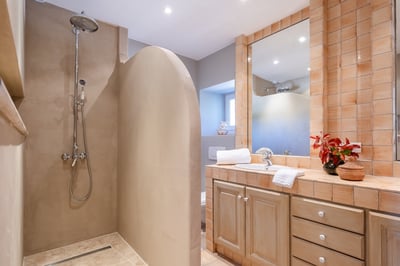 Luxury Villa Photo #41