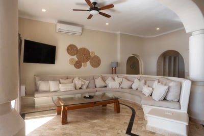 Luxury Villa Photo #20