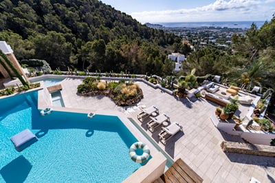Luxury Villa Photo #2