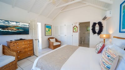 Luxury Villa Photo #22