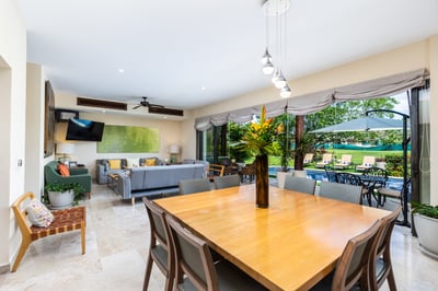 Luxury Villa Photo #17