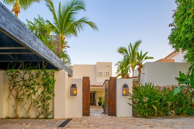 Luxury Villa Photo #43