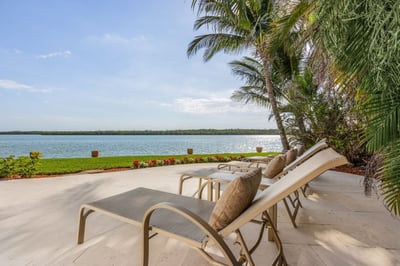 Luxury Villa Photo #4