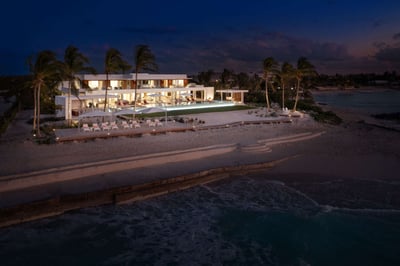Luxury Villa Photo #3