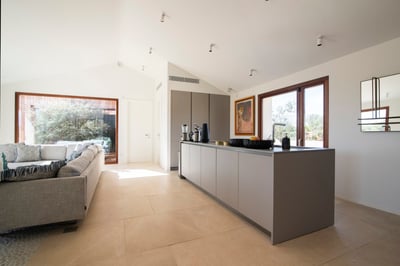 Luxury Villa Photo #24