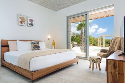 Luxury Villa Photo #15