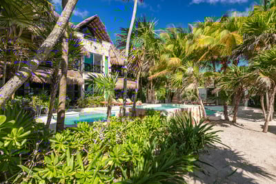 Luxury Villa Photo #4