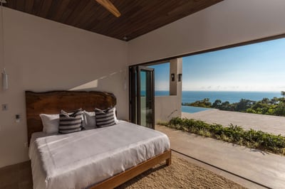 Luxury Villa Photo #23