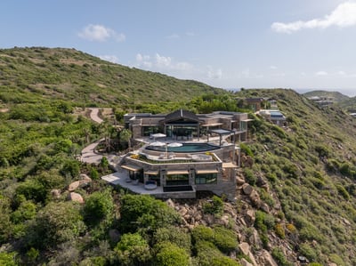 Luxury Villa Photo #2