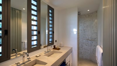 Luxury Villa Photo #60