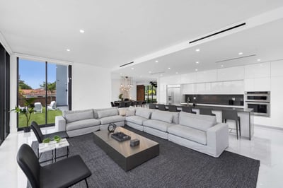 Luxury Villa Photo #18