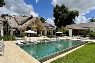Luxury Villa Photo #2