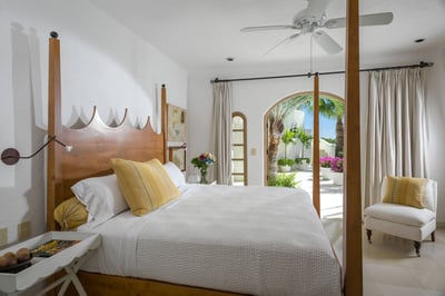 Luxury Villa Photo #28