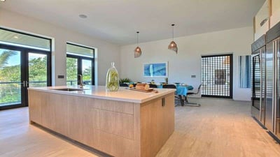 Luxury Villa Photo #12