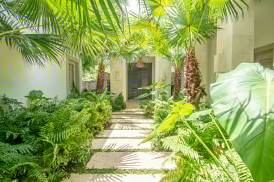 Luxury Villa Photo #35