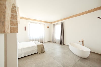 Luxury Villa Photo #22