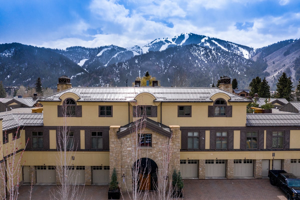 Colonnade Residence 14