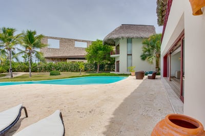 Luxury Villa Photo #9