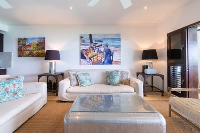 Luxury Villa Photo #3