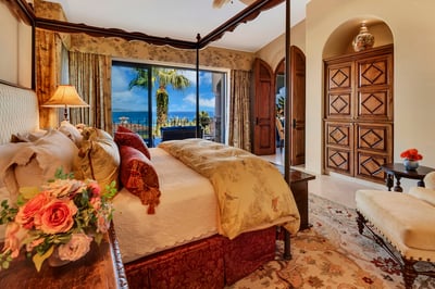 Luxury Villa Photo #19