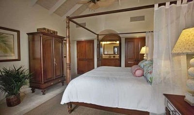 Luxury Villa Photo #23
