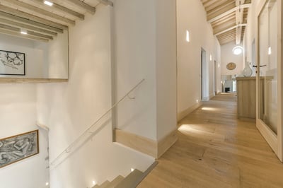 Luxury Villa Photo #22