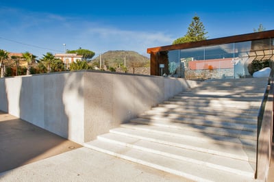 Luxury Villa Photo #4