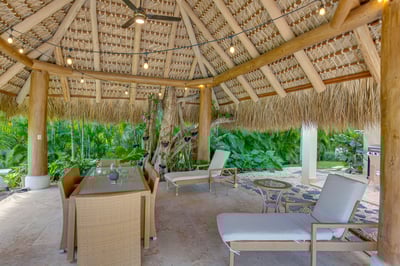 Luxury Villa Photo #18