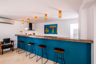 Luxury Villa Photo #15