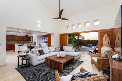 Luxury Villa Photo #24