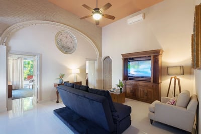Luxury Villa Photo #18