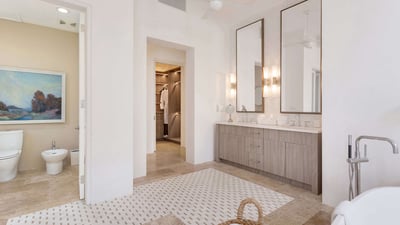 Luxury Villa Photo #26
