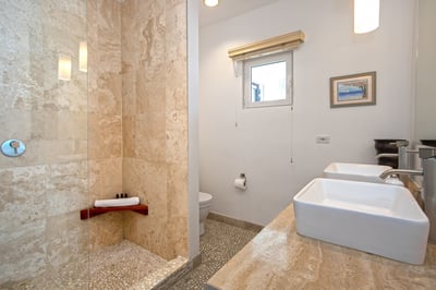 Luxury Villa Photo #32
