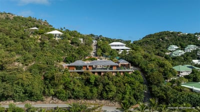 Luxury Villa Photo #5