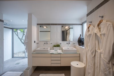 Luxury Villa Photo #30