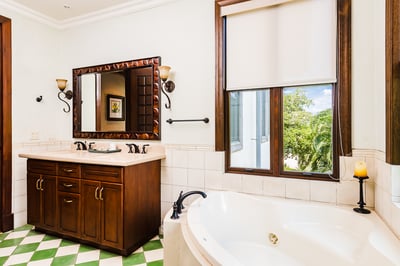 Luxury Villa Photo #32